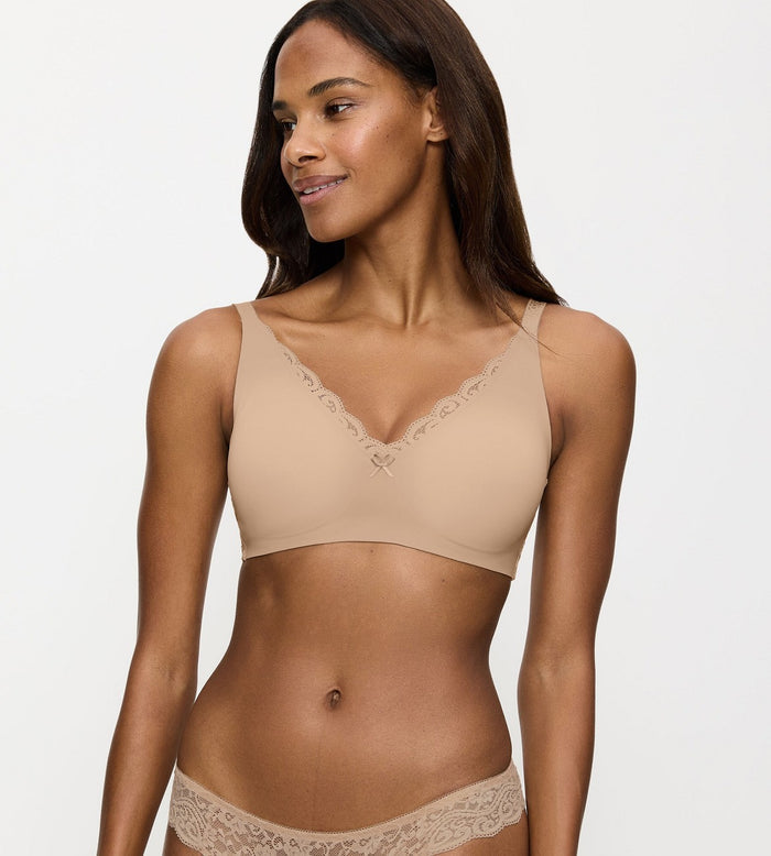 BEIGE TRIUMPH AMOURETTE NON-WIRED MINIMISER BRA