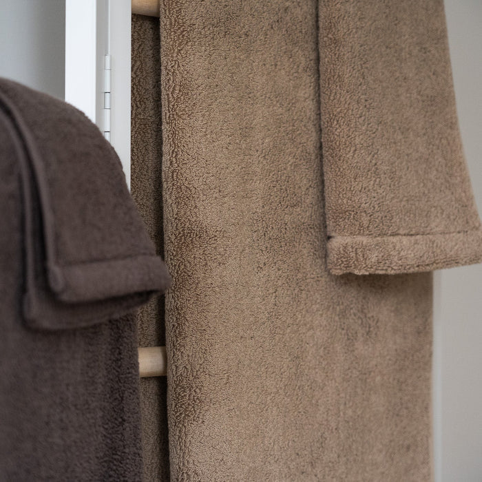 lightweight absorbent bath towel Asobi collection