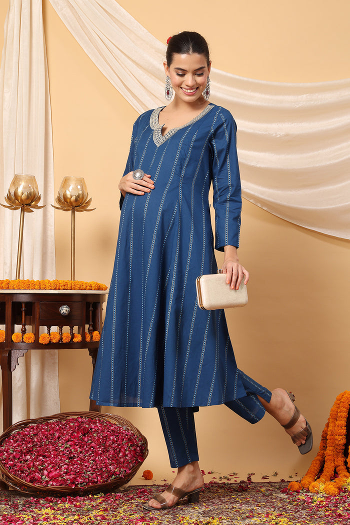 Comfort-focused image of the Azure Blue Essence Cotton Suit Set, designed for style through pregnancy and postpartum.