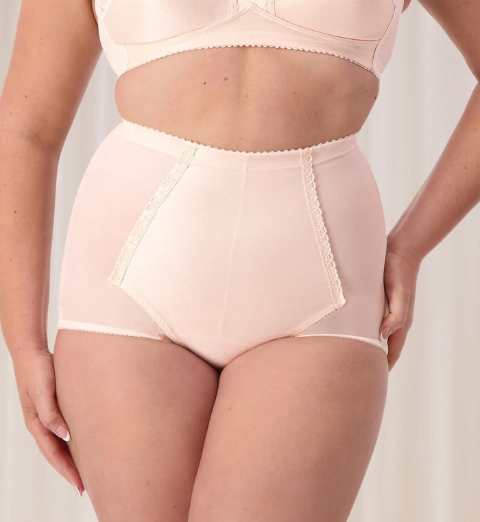 IVORY TRIUMPH BELFORM SHAPEWEAR BRIEF