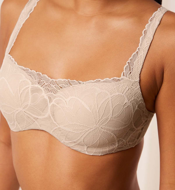 BEIGE TRIUMPH BODY MAKE UP ILLUSION LACE BALCONETTE BRA