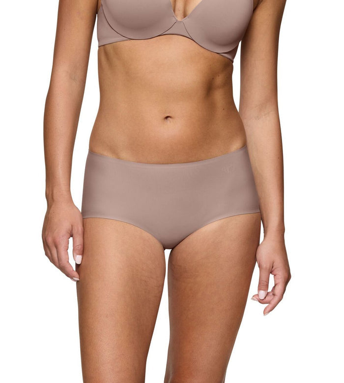 BEIGE TRIUMPH BODY MAKE UP ILLUSION SMOOTH SHORT