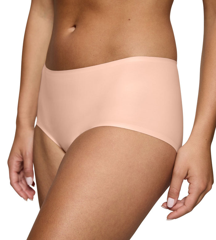BEIGE TRIUMPH BODY MAKE UP ILLUSION SMOOTH SHORT
