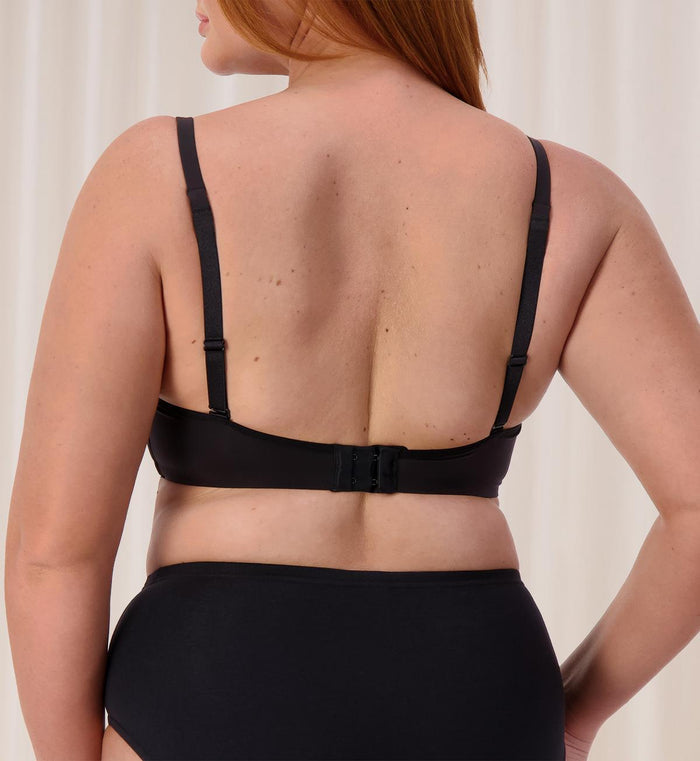 BLACK TRIUMPH BODY MAKE-UP SMOOTH WIREFREE BRA
