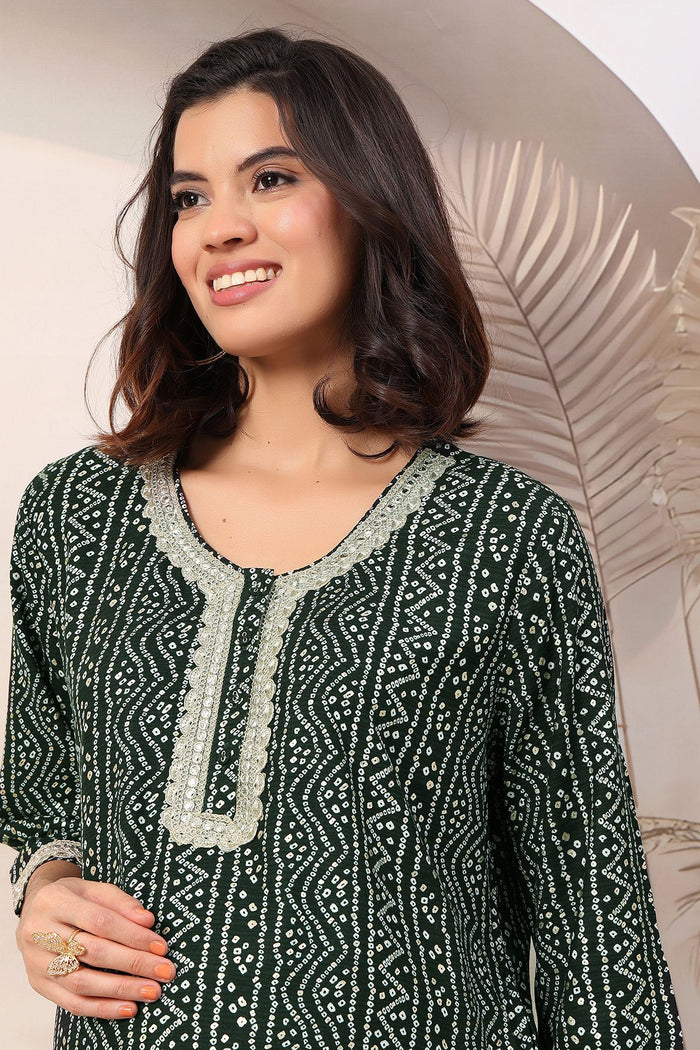 Bottle Green Top; generous fit is suitable for wear during pregnancy and nursing.