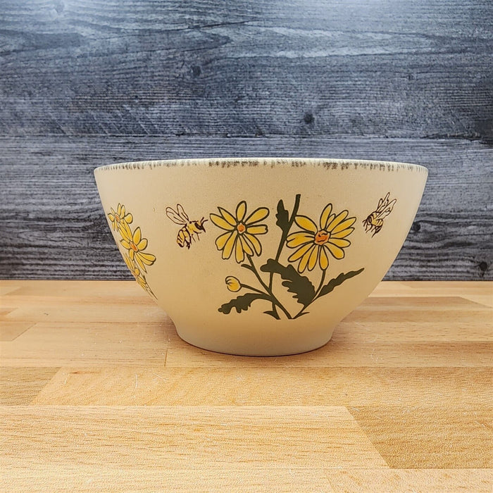 Bumble Bee Garden Daisy Flowers Festive Bowl 6 inch (15cm) Floral Dish Blue Sky
