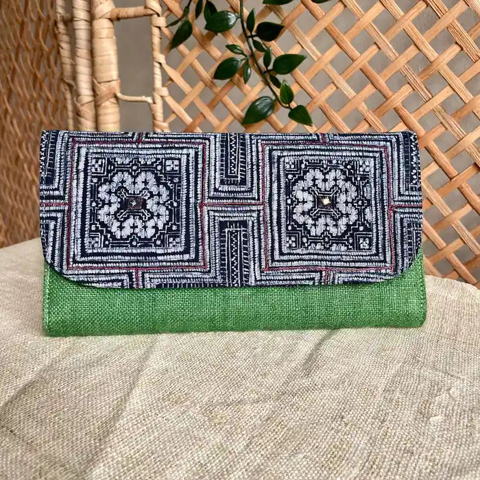 Vindigo long purse green hemp tribal front view