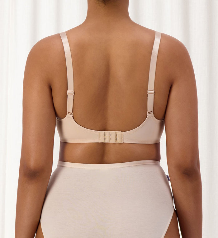 BEIGE TRIUMPH CONTOURING SENSATION MINIMISER BRA