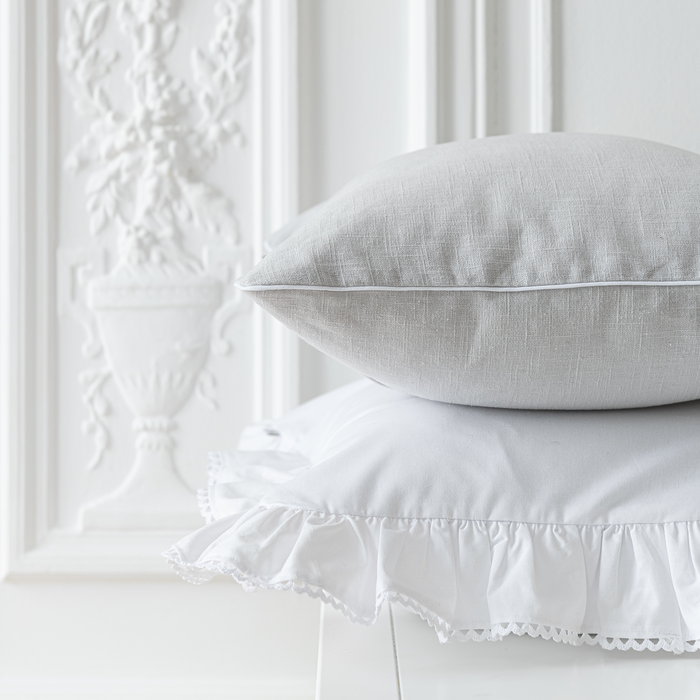 Cushion cover - White Froufrou