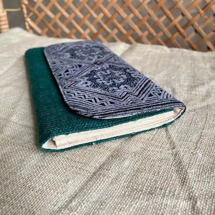 Vindigo long purse teal hemp tribal side view