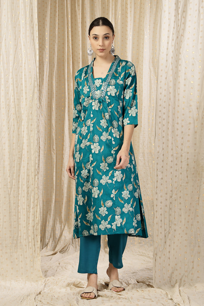 Embroidered Floral Foil Rayon Kurta Set: Convenient Feeding for easy nursing, featuring a Relaxed Maternity silhouette.