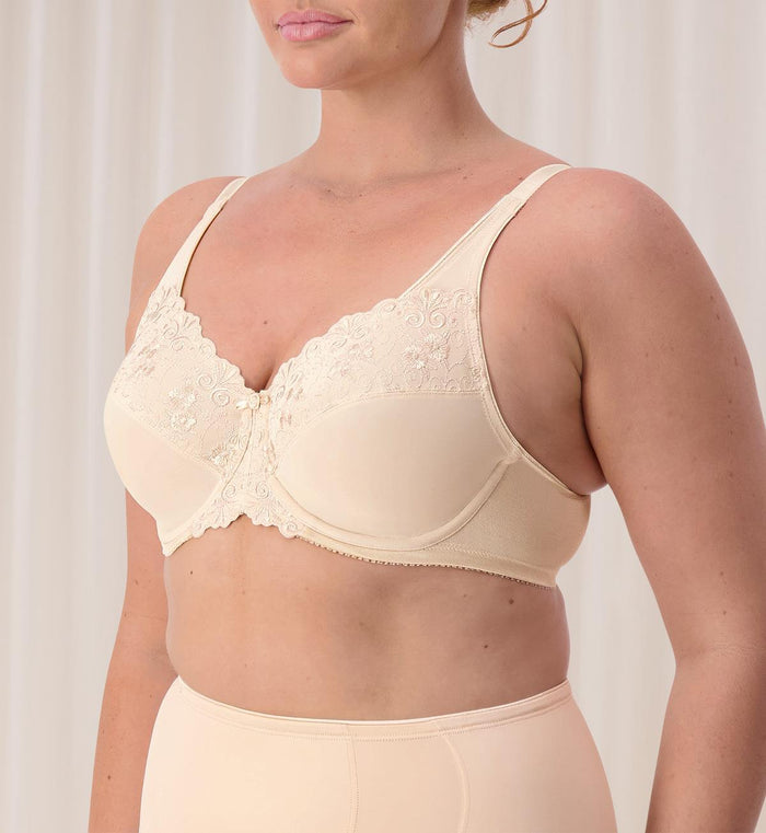 BEIGE TRIUMPH EMBROIDERED MINIMISER BRA