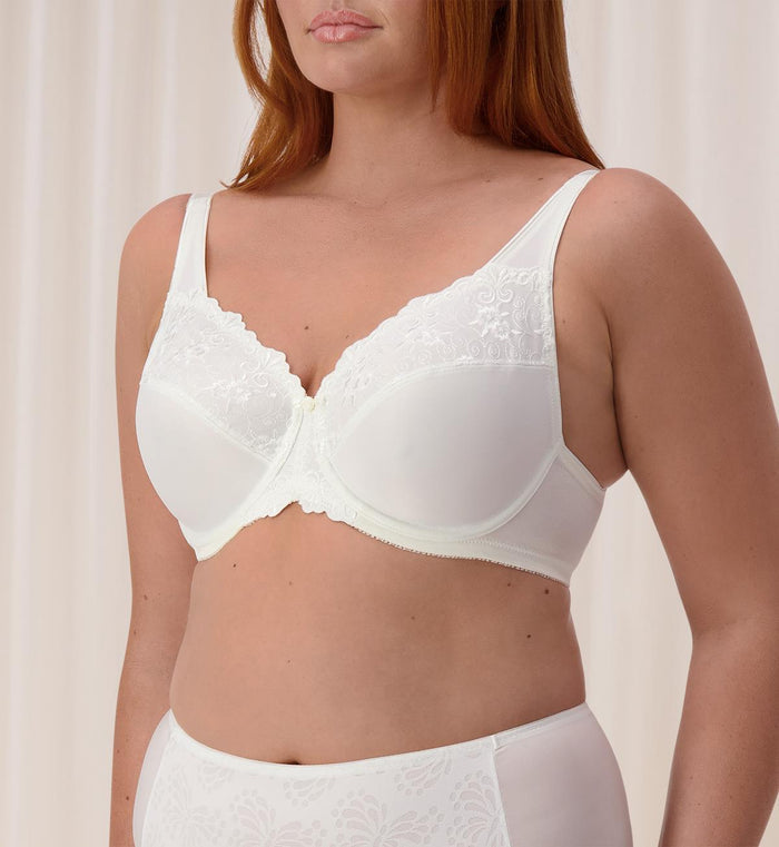 IVORY TRIUMPH EMBROIDERED MINIMISER BRA