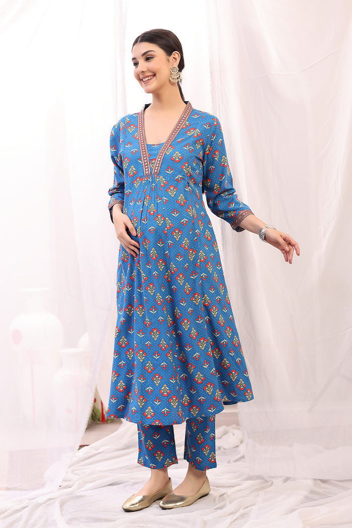 Embroidered Zip Kurta-Pant Rayon Kurta Set: Convenient Feeding for easy nursing, featuring a Relaxed Maternity silhouette.