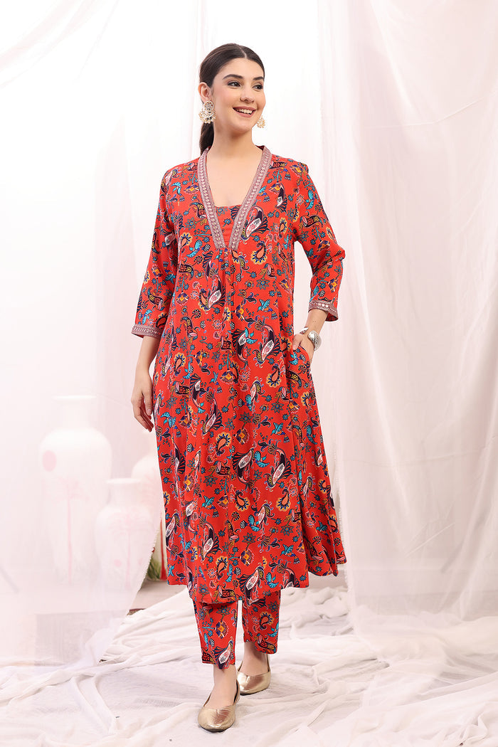 Embroidered Zip Kurta-Pant Rayon Kurta Set: Convenient Feeding for easy nursing, featuring a Relaxed Maternity silhouette.