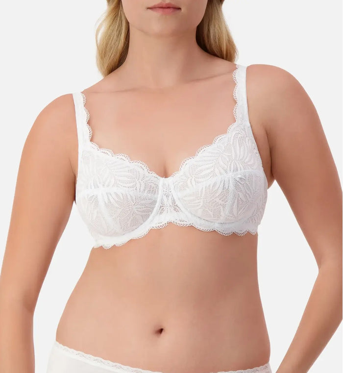 WHITE TRIUMPH ESSENTIAL LACE BALCONETTE BRA