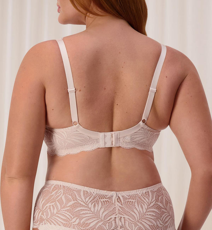 BEIGE TRIUMPH ESSENTIAL LACE BALCONETTE BRA