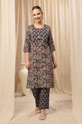 Floral Zip Cotton Cotton Kurta Set: Convenient Feeding for easy nursing, featuring a Relaxed Maternity silhouette.