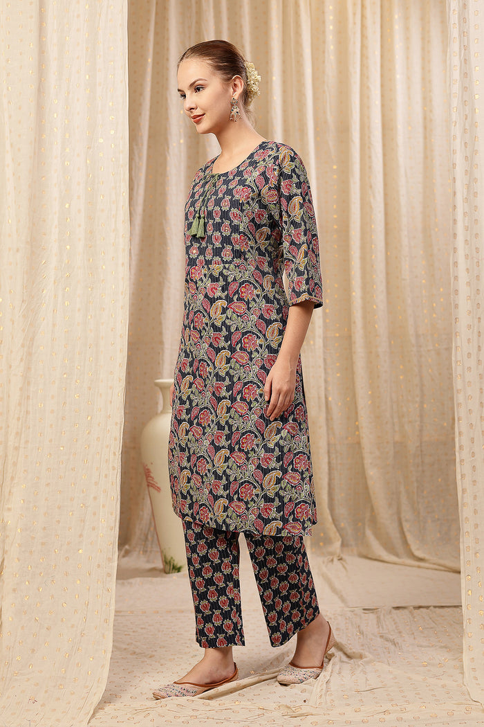 Close-up of the Floral Zip Cotton pattern and soft Cotton fabric texture.
