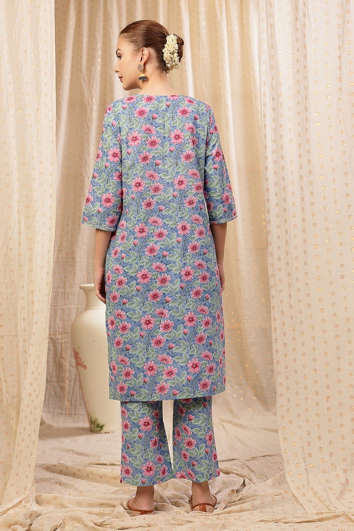 Close-up of the Convenient Feeding detail on the Floral Zip Cotton set, highlighting discrete feeding access.
