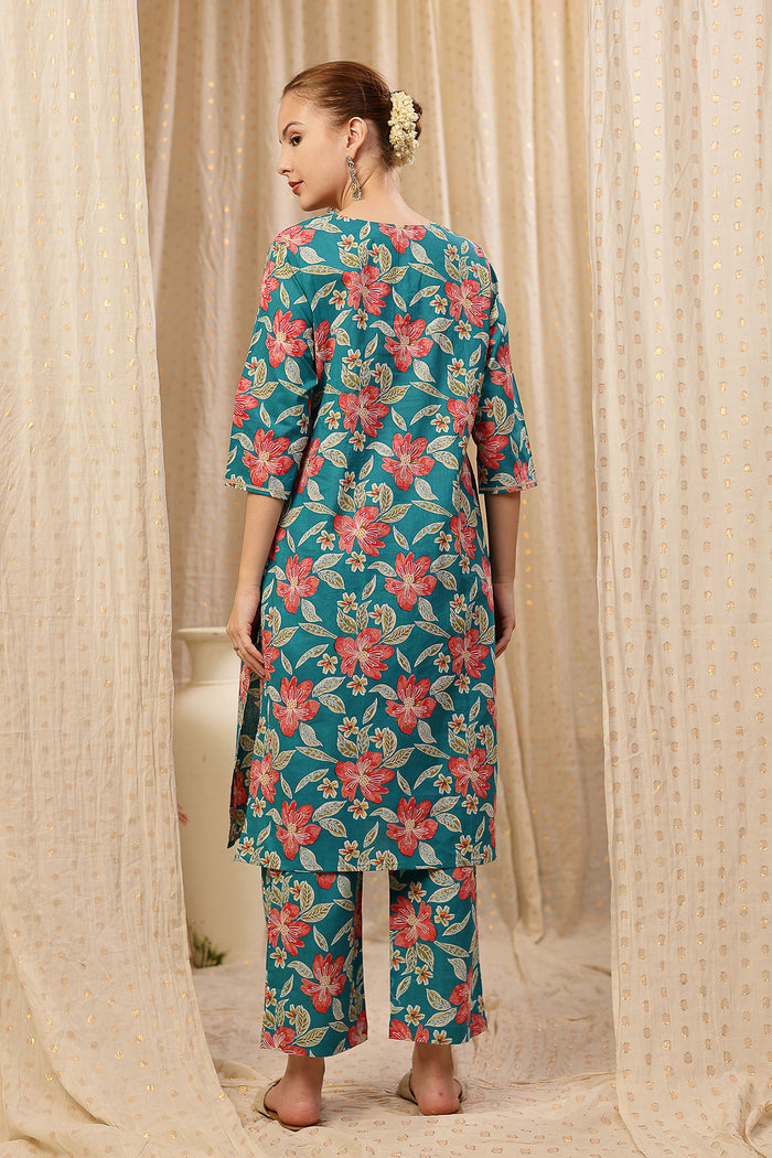 Close-up of the Convenient Feeding detail on the Floral Zip Cotton set, highlighting discrete feeding access.