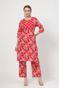 Floral Zip Cotton Cotton Kurta Set: Convenient Feeding for easy nursing, featuring a Relaxed Maternity silhouette.