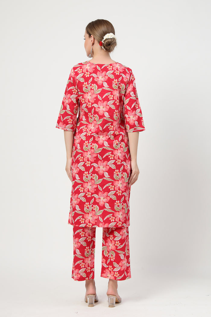 Close-up of the Convenient Feeding detail on the Floral Zip Cotton set, highlighting discrete feeding access.