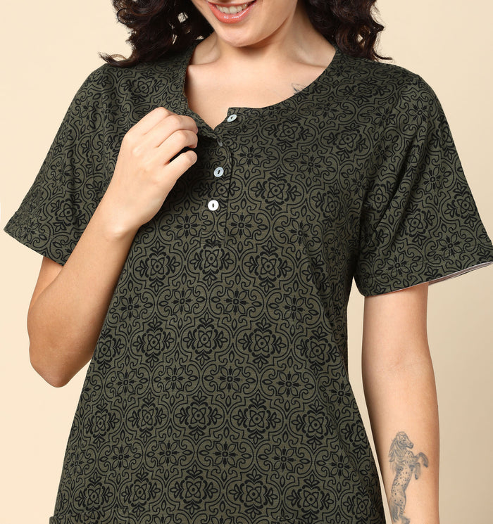 Side Profile of Green Nursing Dress showing Feeding Zips & Fit
