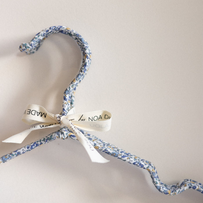 Hangers Blue Flowers - Set of 5