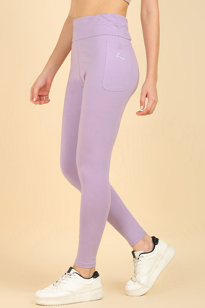 Provides gentle compression for leg circulation.