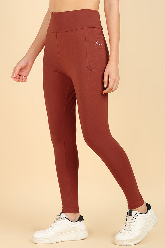 Provides gentle compression for leg circulation.