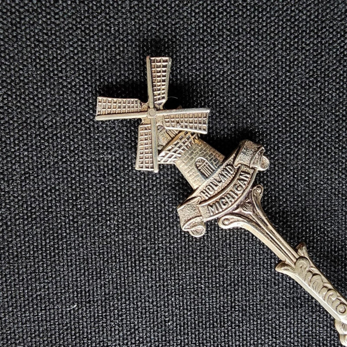 Holland Michigan Windmill Collectible Souvenir Spoon 5" (12cm)