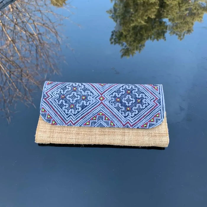 Vindigo long purse beige hemp and indigo batik fabric close-up