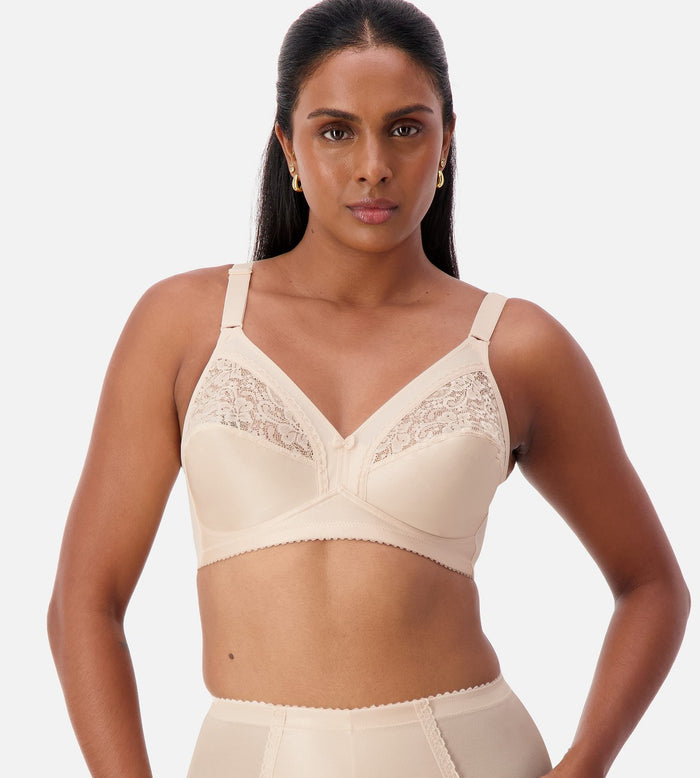 BEIGE TRIUMPH KISS OF COTTON WIREFREE BRA