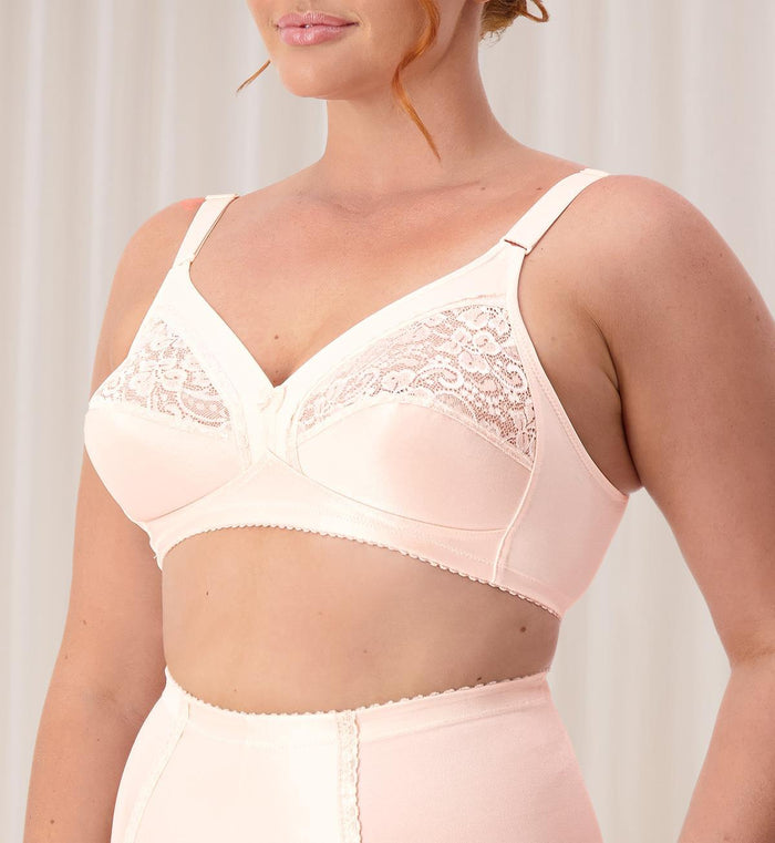 BEIGE TRIUMPH Plus Size KISS OF COTTON WIREFREE BRA