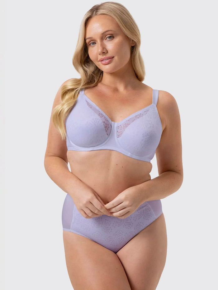 PURPLE TRIUMPH LACY MINIMISER BRA