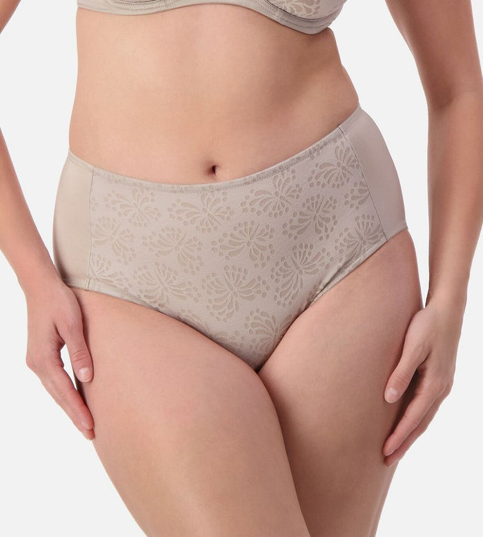BEIGE TRIUMPH LACY MINIMISER MAXI