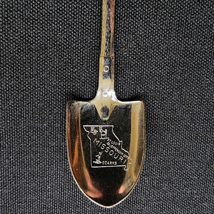 Mark Twain Cave Hannibal Mo Collectible Travel Souvenir Spoon 4.25" (11cm) 1980