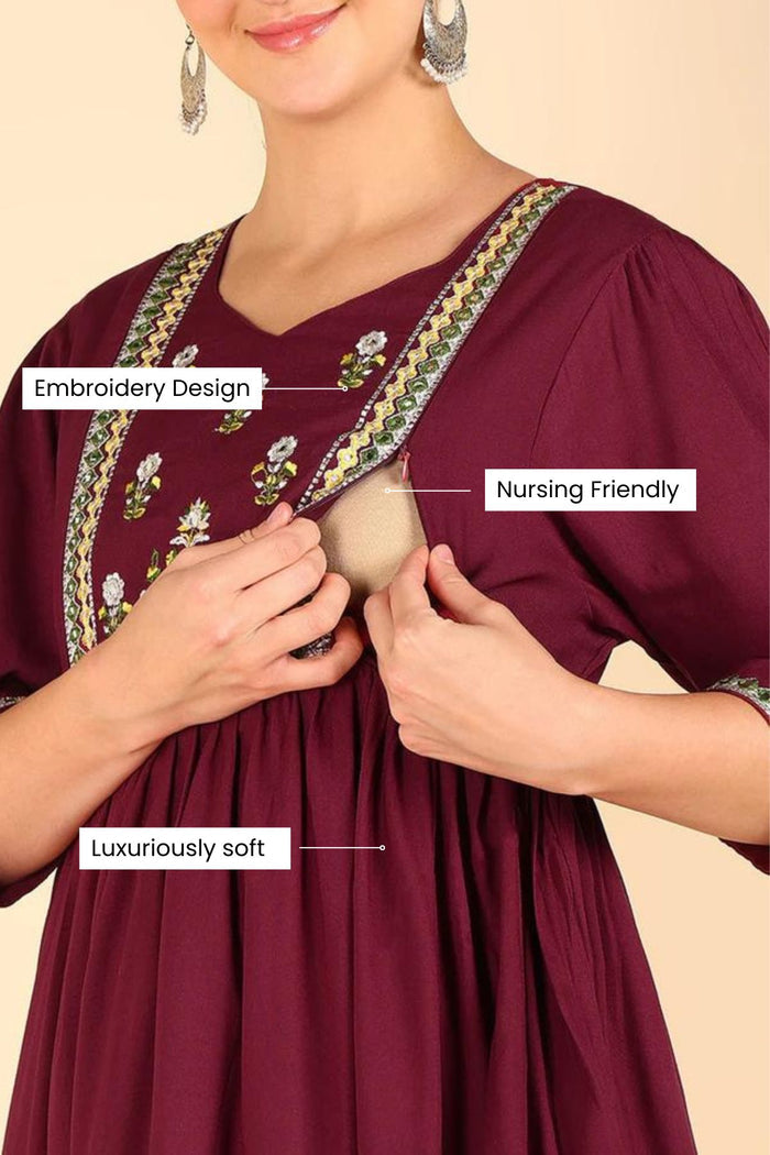 Close-up of the garment showing the maternity feeding access detail for discreet breastfeeding.