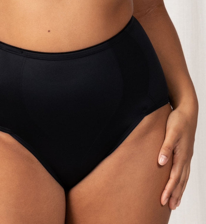 BLACK TRIUMPH MINIMISER HIPS PANTY