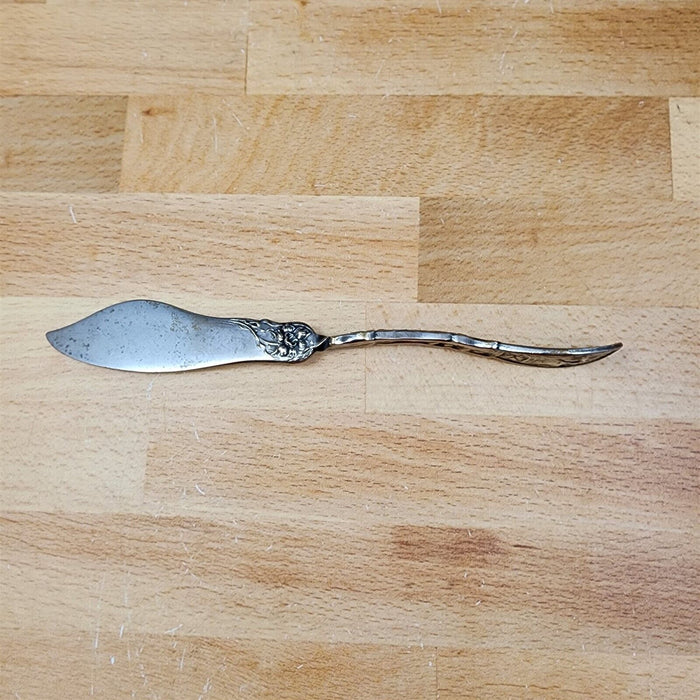 Narcissus by Oneida Silver 1908 Flat Twisted Handle Master Butter Knife flatware