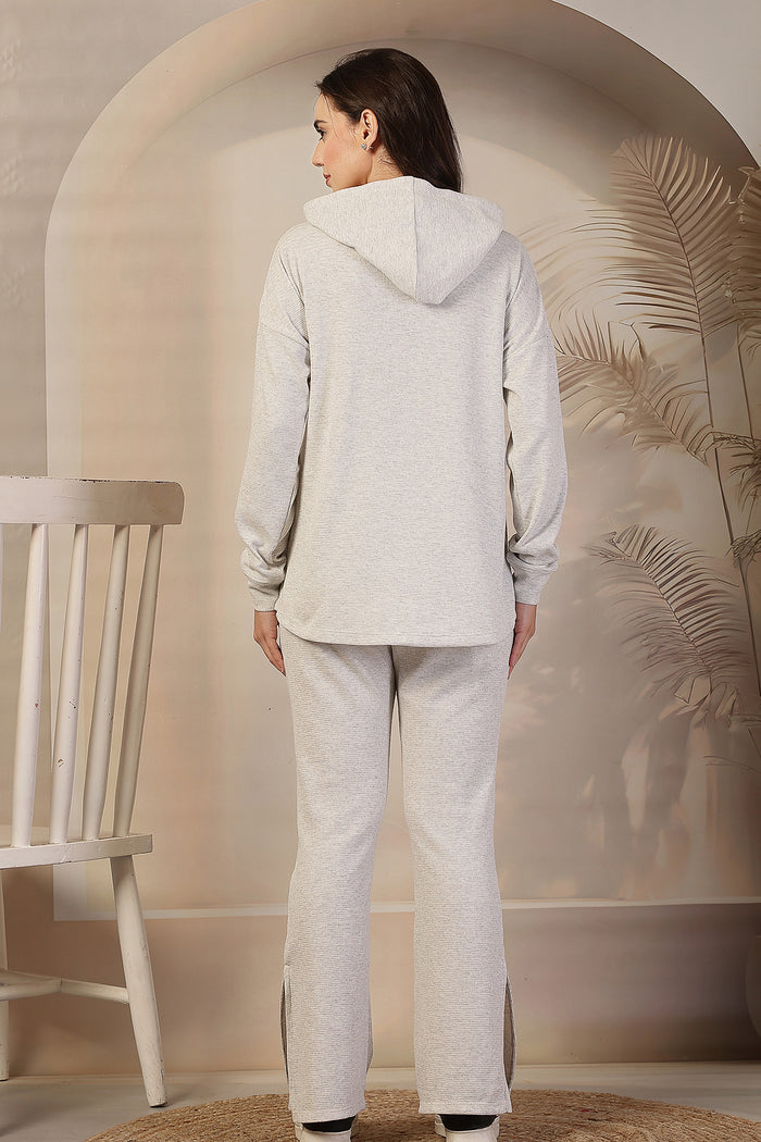 Off White Solid Maternity Feeding Lounge Set for Pregnancy