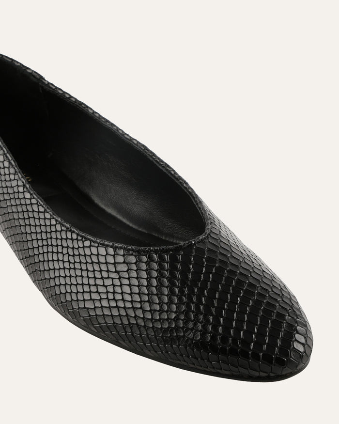 OLIVER CASUAL FLATS BLACK SNAKE PRINT LEATHER