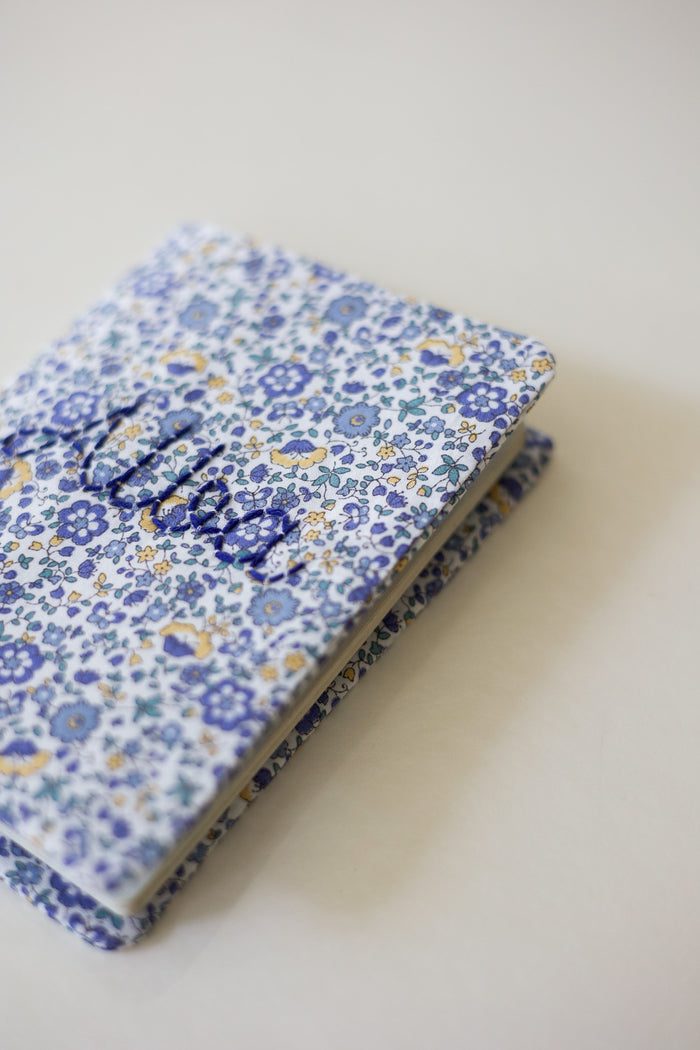 Passport holder - Blue Flowers