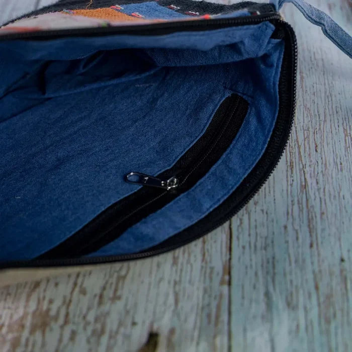 Vindigo hemp cosmetic bag inner pocket and zipper detail in blue cotton lining