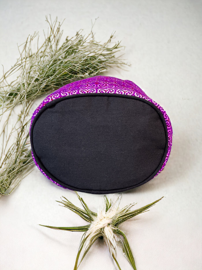 Purple heart motif embroidery shoulder bag with string to close