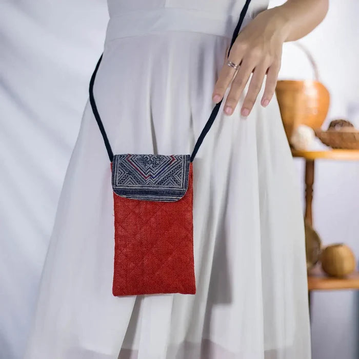 Handcrafted red hemp mobilväska phone bag with H’mong patch