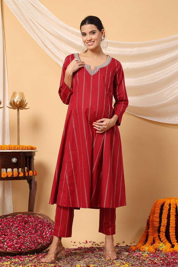 Ruby Essence Mirror Cotton Suit Set: Convenient Feeding for easy nursing, featuring a Flattering A-Line silhouette.