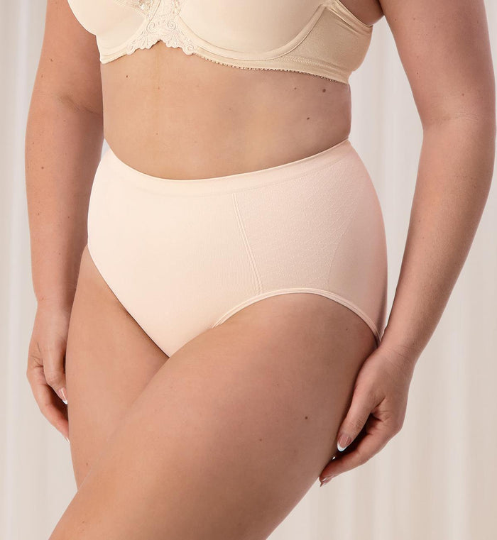 BEIGE TRIUMPH SHAPE SENSATION MINIMISER PANTY