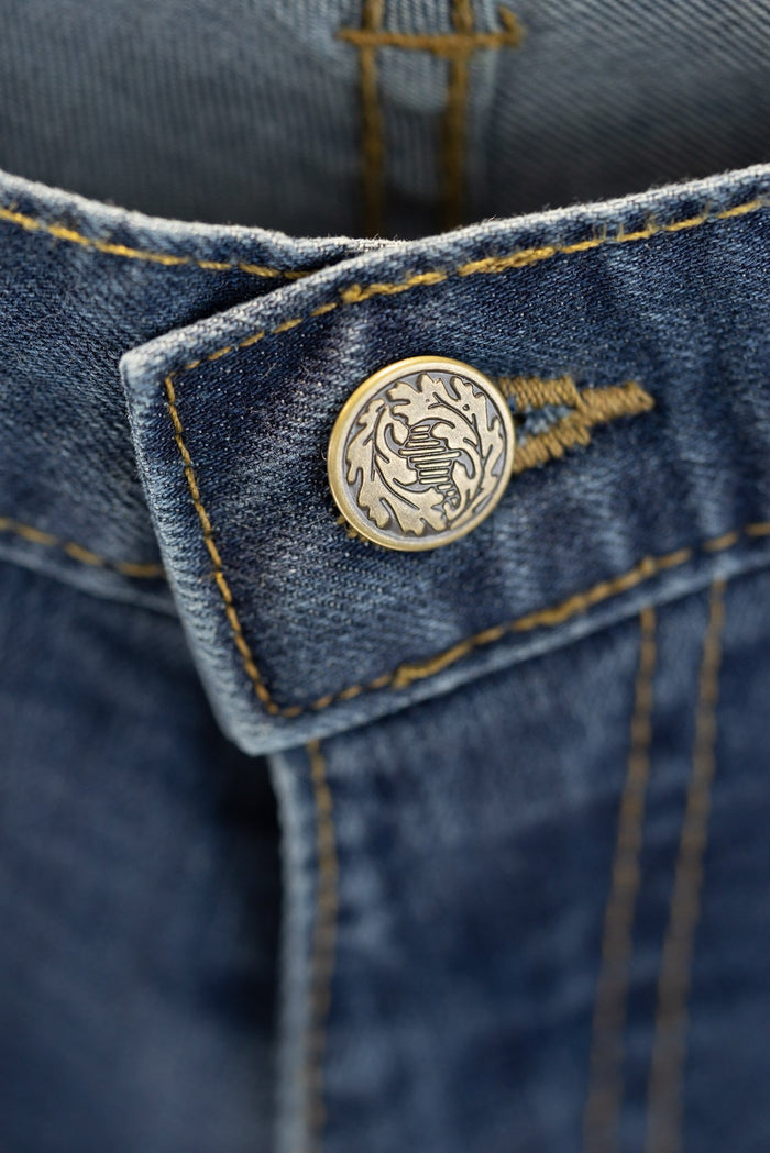 More images: Closeup To Show Button